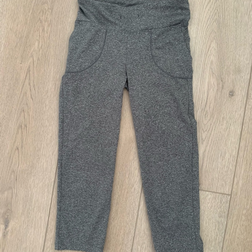 Gray Stretch Leggings with Pockets